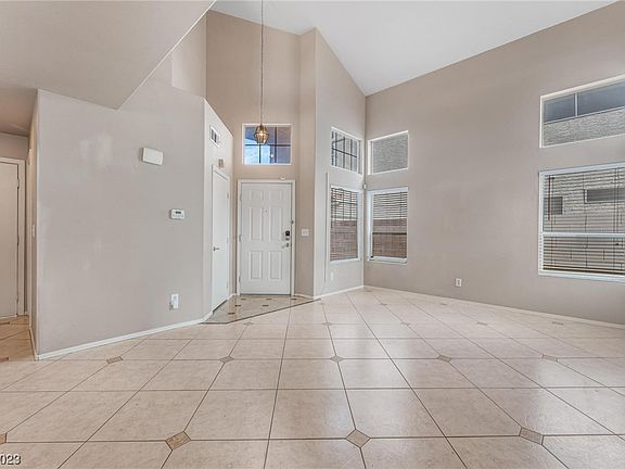 4th image of 891 Prairie Grass Dr