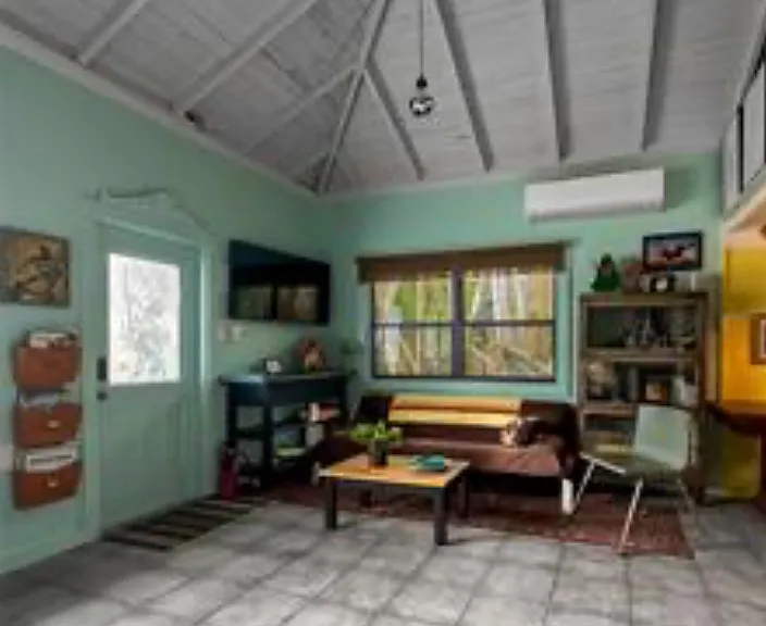 2525 Ashton Rd — Photo 2