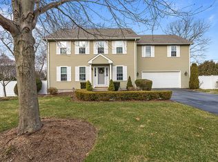 21 Davis Cir, Warwick, RI 02886