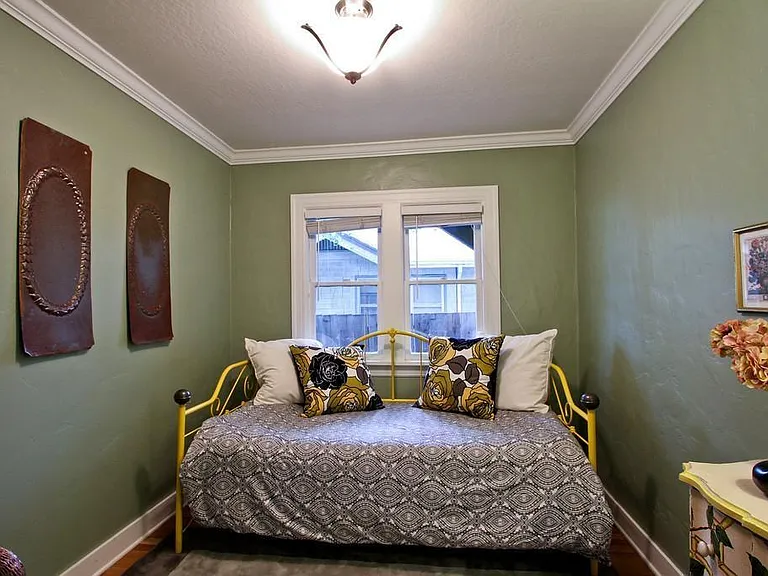 130 Seale Ave #HOUSE — Photo 8