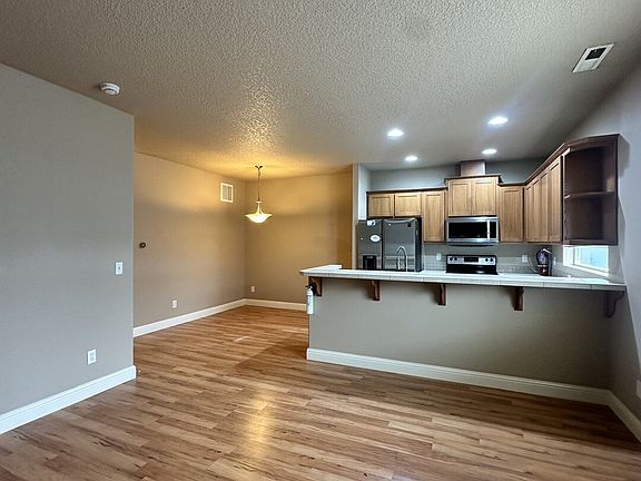 4th image of 3607 NE 81st Cir