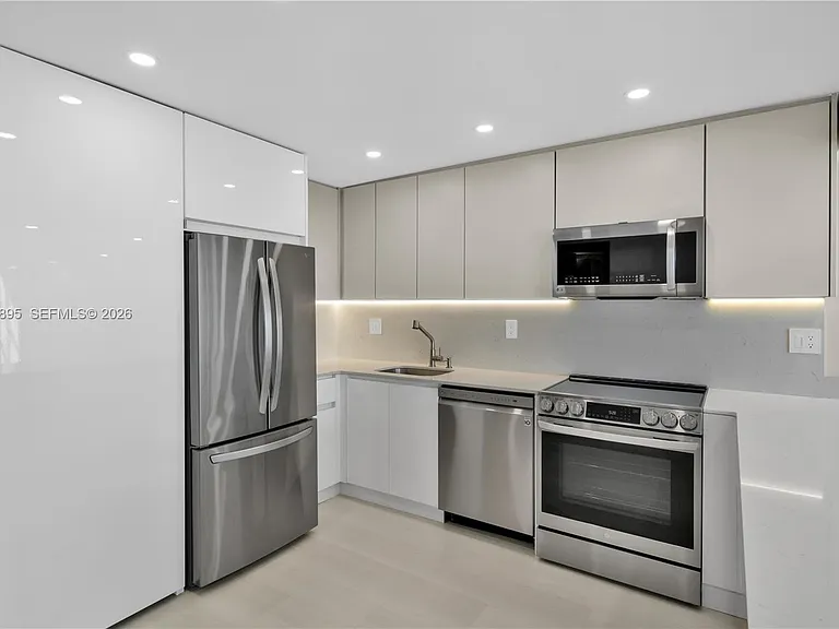 1865 Brickell Ave #A606 — Photo 5