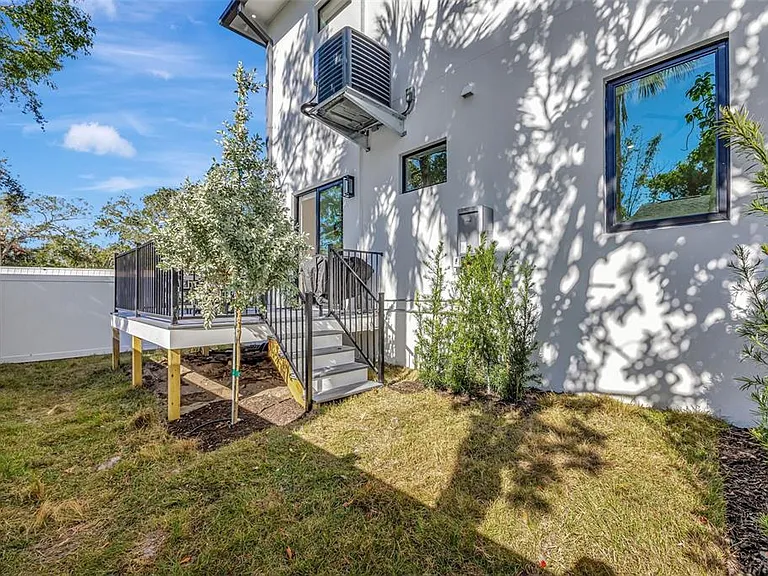 331 Albert St — Photo 63