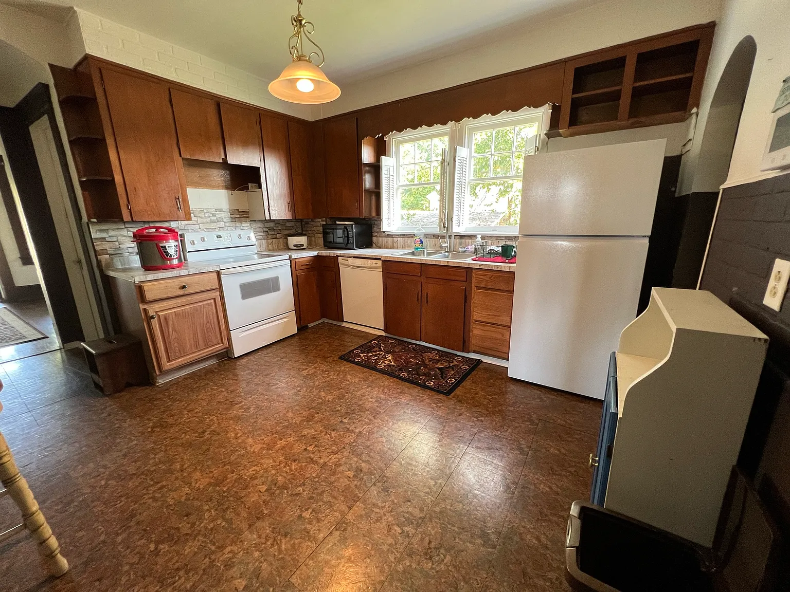 3571 Winchester Avenue — Photo 3