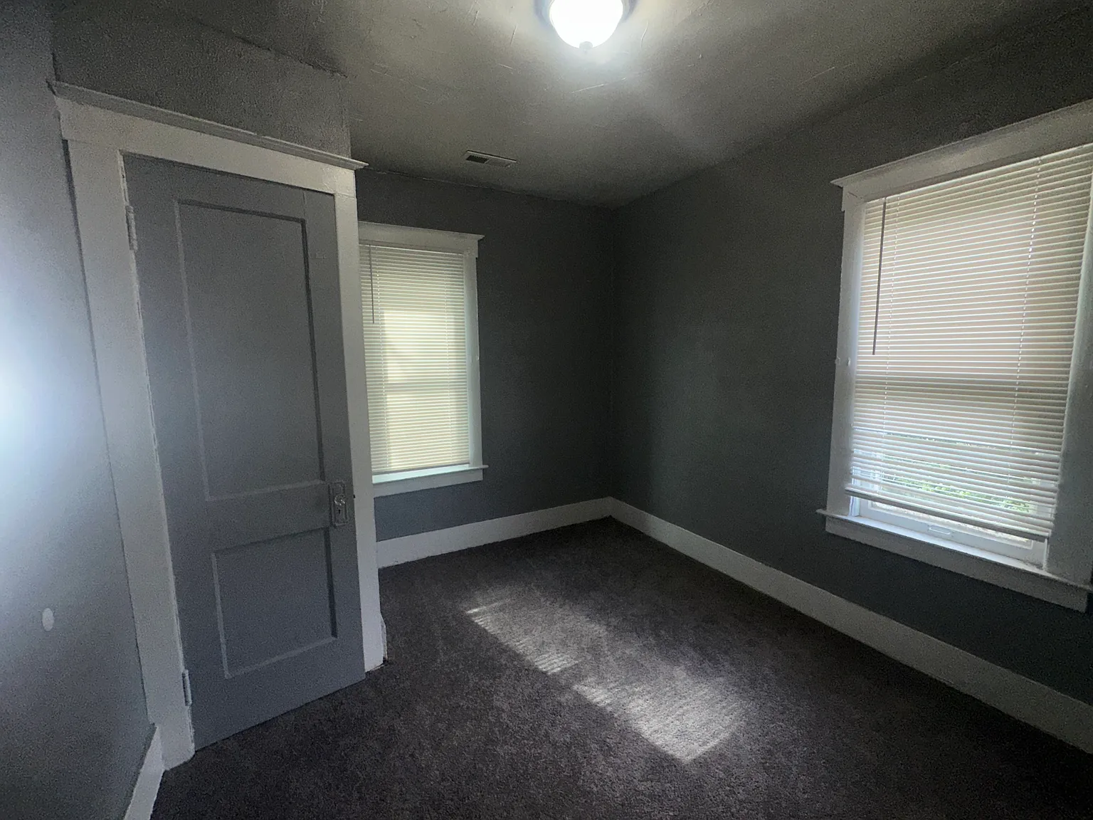 Elmhurst 3777 — Photo 4