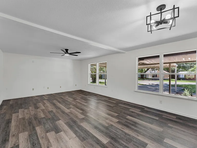 1803 Bluebonnet Ln — Photo 17