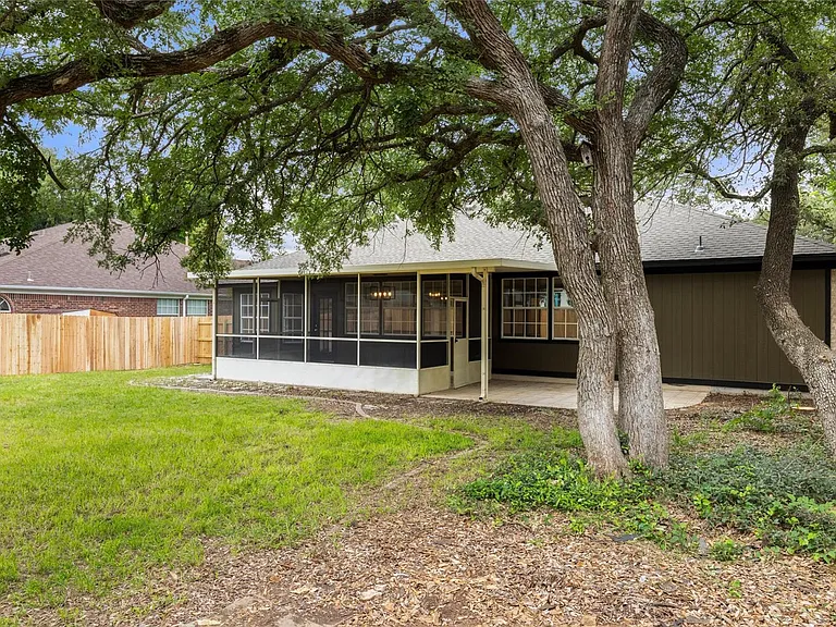 412 Tamara Dr — Photo 29