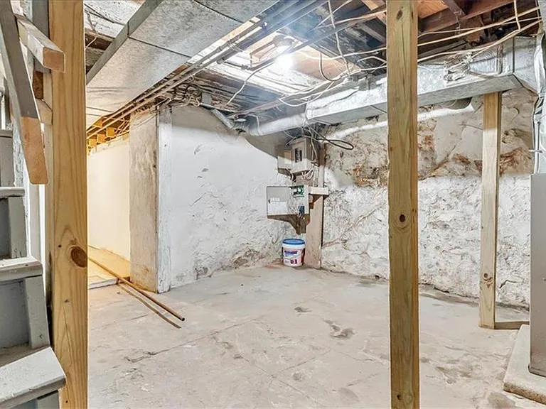 841 Jackson St — Photo 24