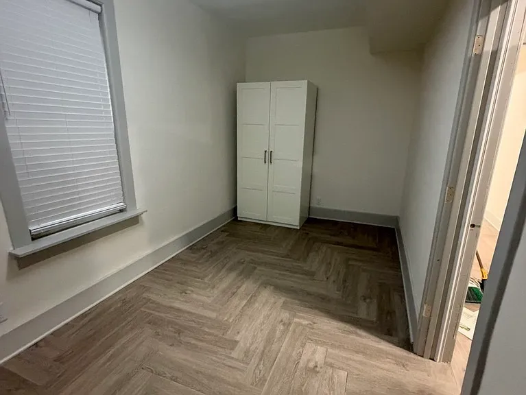2851 N Springfield Ave — Photo 3