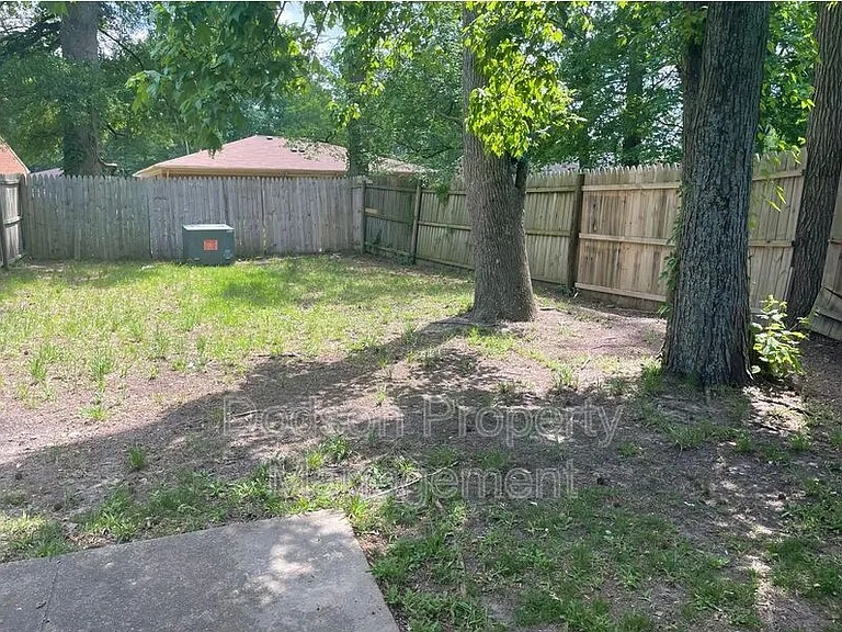 6064 Camellia Dr #B — Photo 9
