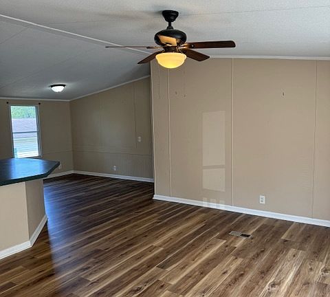 5th image of 2716 Bullock Ave