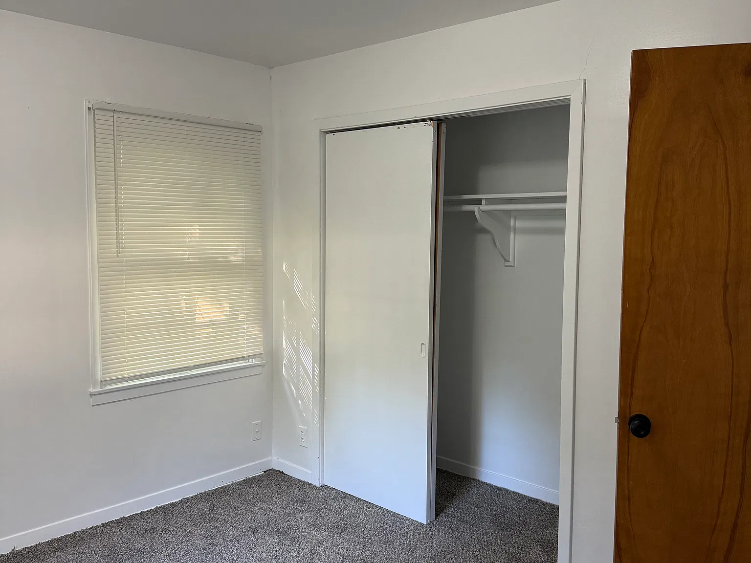 6 bed, $2,300 — Photo 2