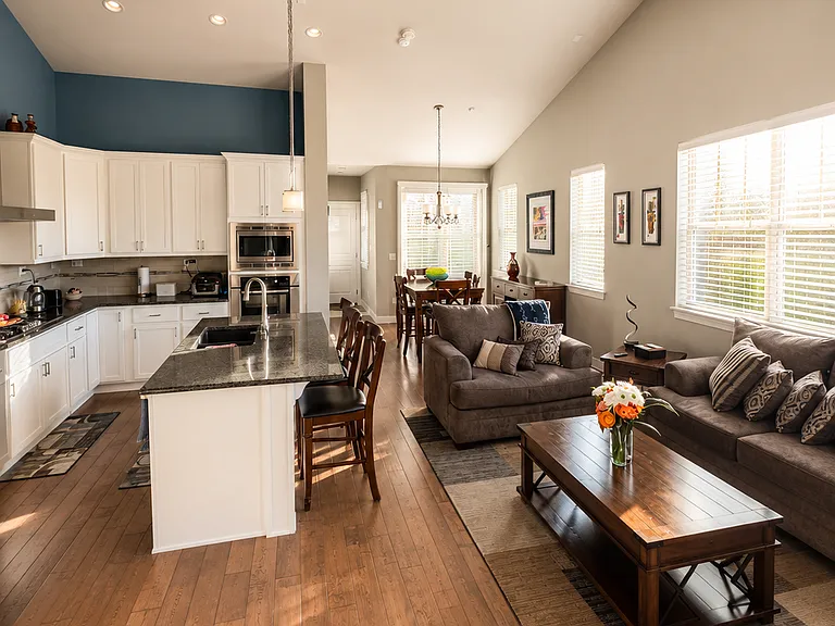 Kitchen. Open central space