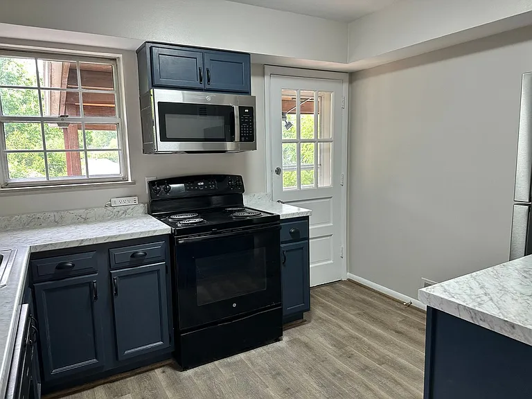 2711 Riedling Dr — Photo 7