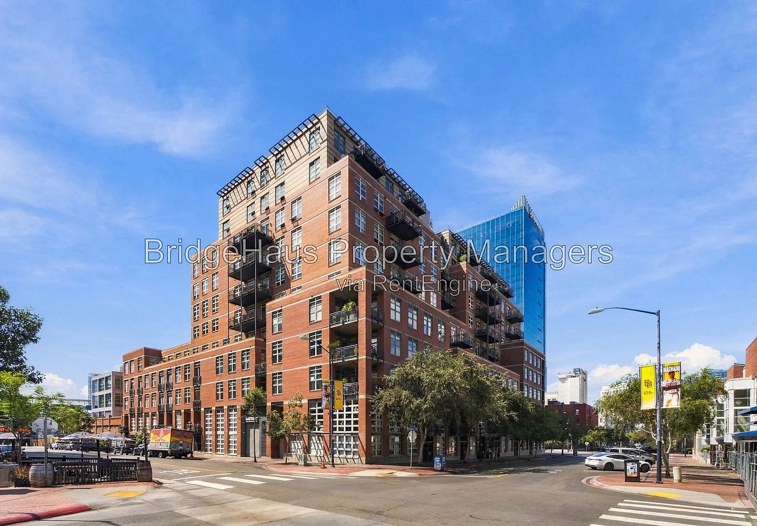 1 bed, 2.0 bath, 1162 sqft, $2,940 — Photo 3