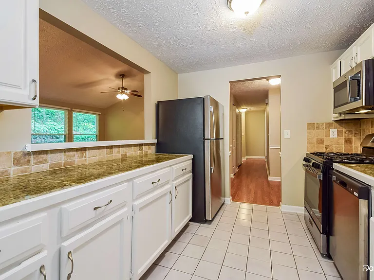 5219 Martins Crossing Rd — Photo 3