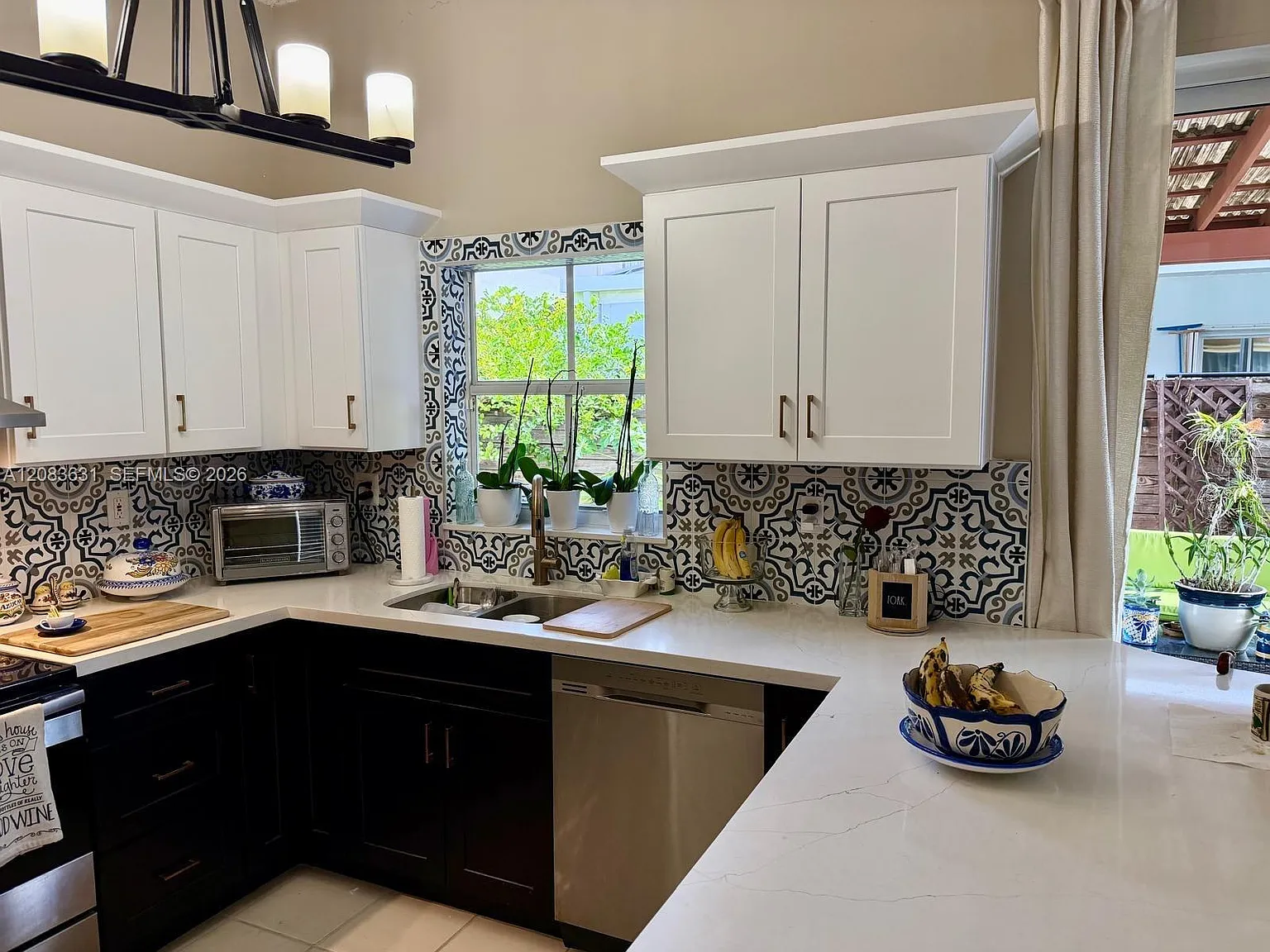 3 bed, 2.5 bath, 1839 sqft, $3,600 — Photo 2