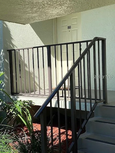 2 bed, 2.0 bath, 835 sqft, $2,400 — Photo 2
