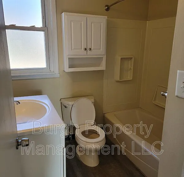 1316 Justine St — Photo 10