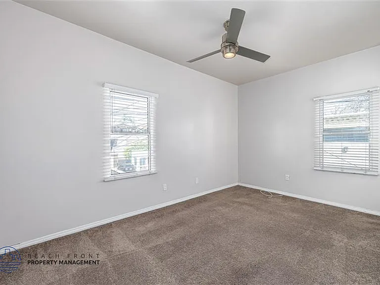 411-417 Walnut Ave. — Photo 2