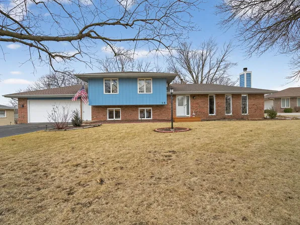 15 E Cedar Ct, Yorkville, IL 60560