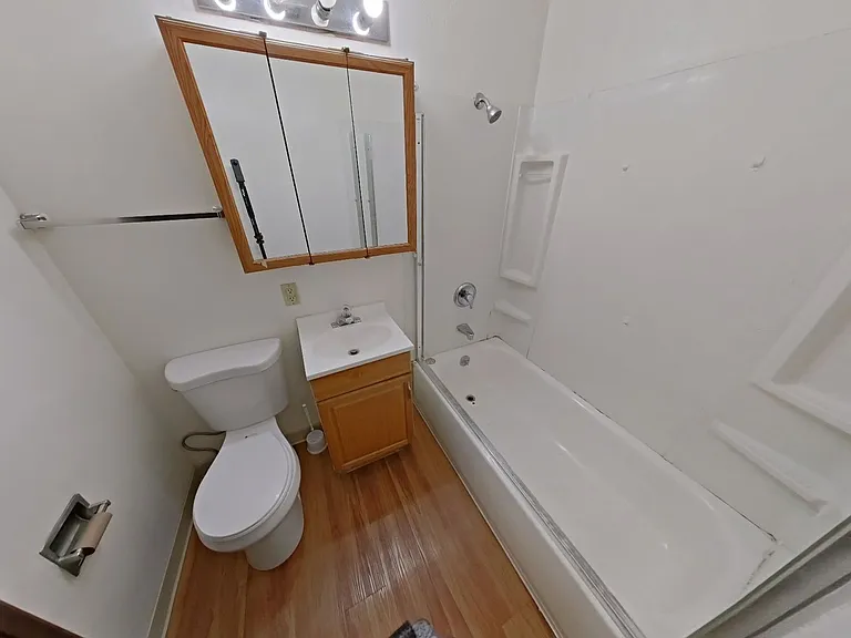 710 E 15th Aly — Photo 13