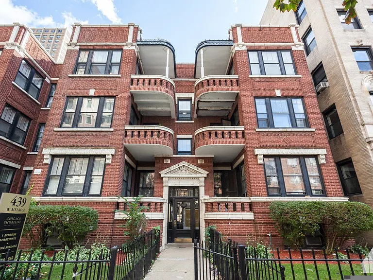 45 W Melrose St #3B — Photo 1