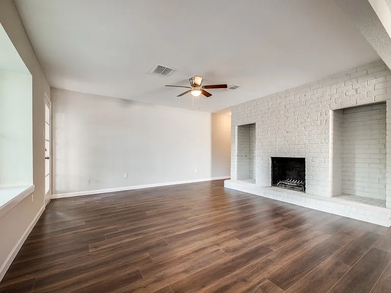 287 Eldon St #1 — Photo 4