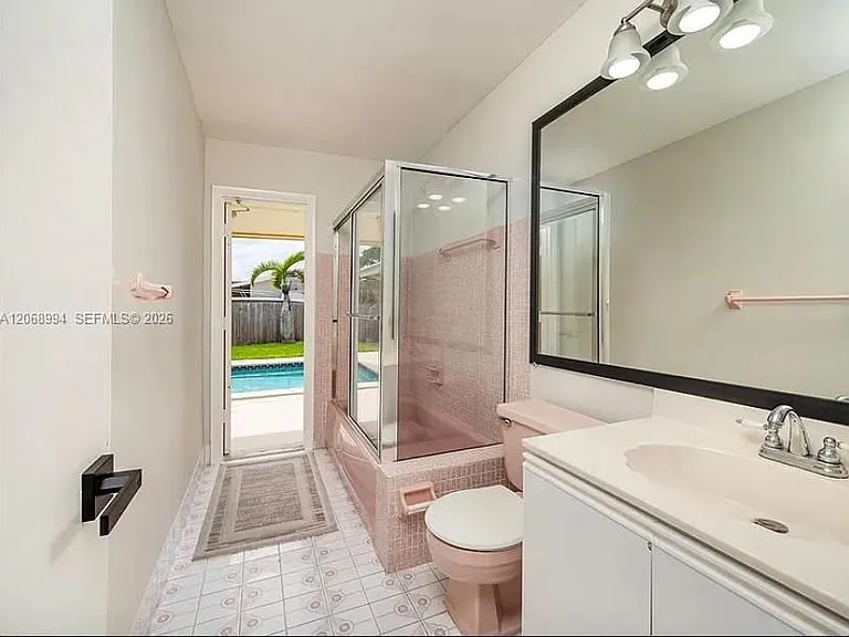 9402 SW 185th Ter — Photo 16