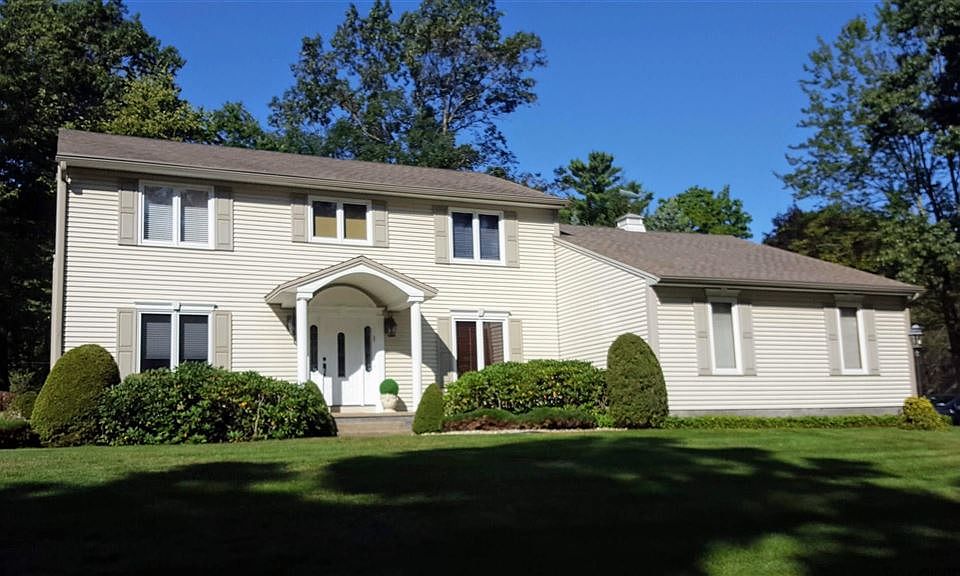 1st image of 33 Wedgewood Dr