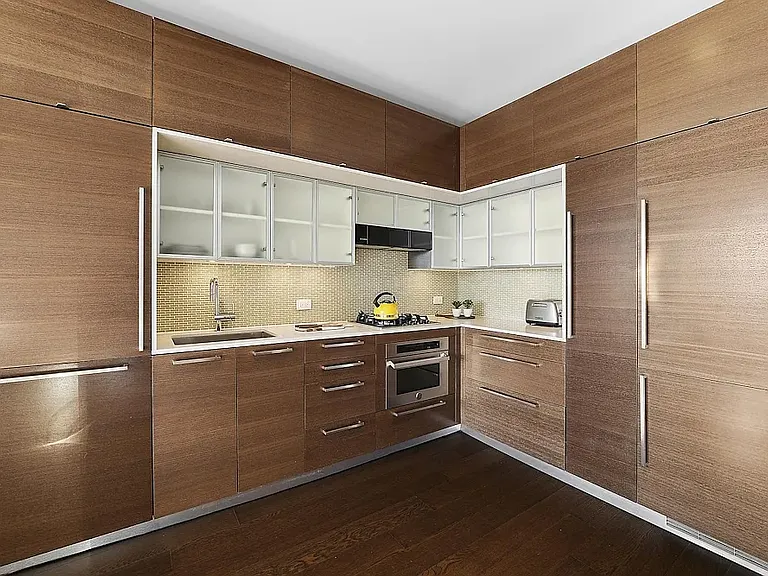100 W 31st St #33I — Photo 2