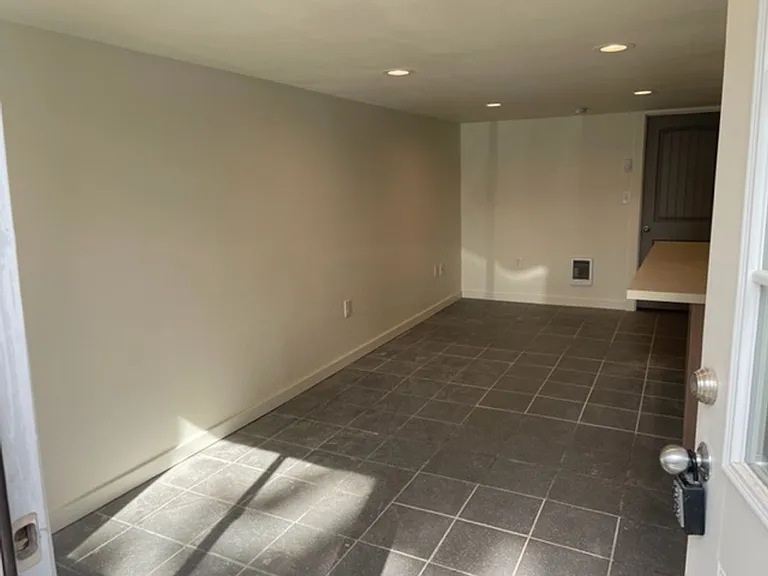 1517 Franklin St — Photo 12
