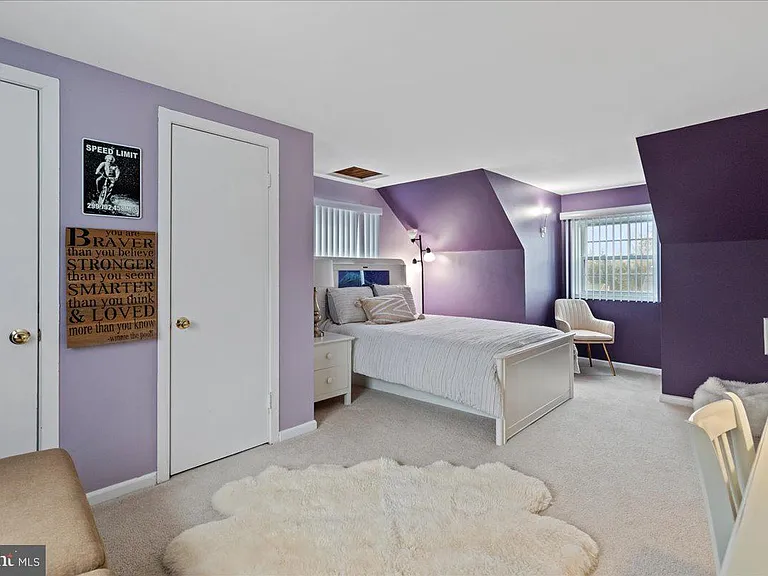 394 Franklin Ave — Photo 18