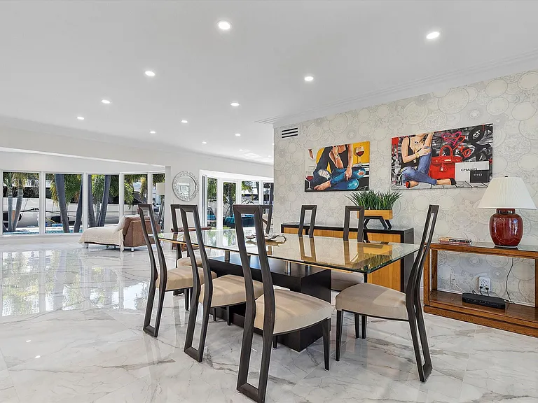 207 Royal Palm Dr — Photo 11