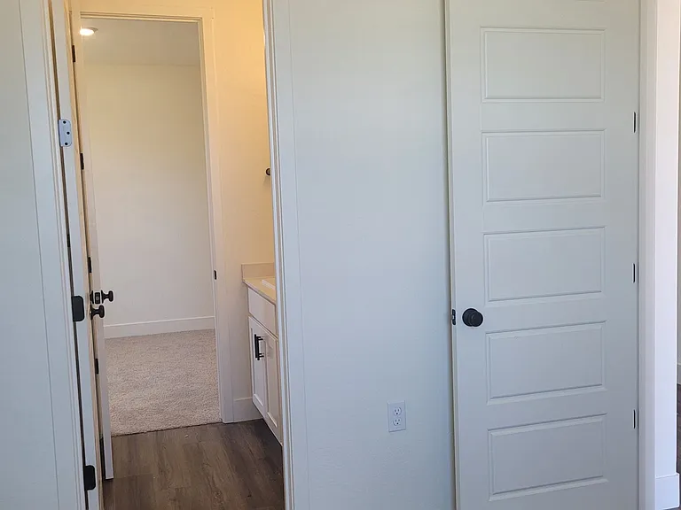 4784 Alexandra Ct — Photo 8