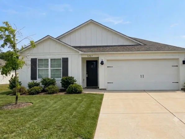 3707 Water Lily Ln, Northport, AL 35473