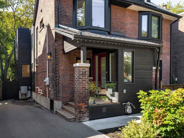 48 Alton Ave, Toronto, ON M4L 2M2