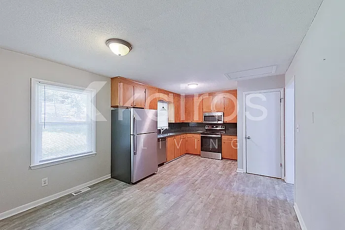 3 bed, 2.0 bath, 1173 sqft, $1,725 — Photo 4