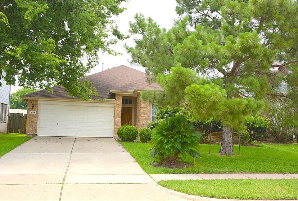 1st image of 16914 Fairway Glen Ln