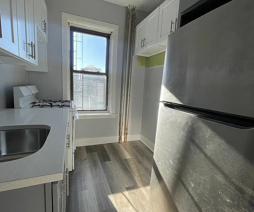 1st image of 319 Summit Ave #17C