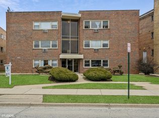 8161 Niles Center Rd APT 3A, Skokie, IL 60077