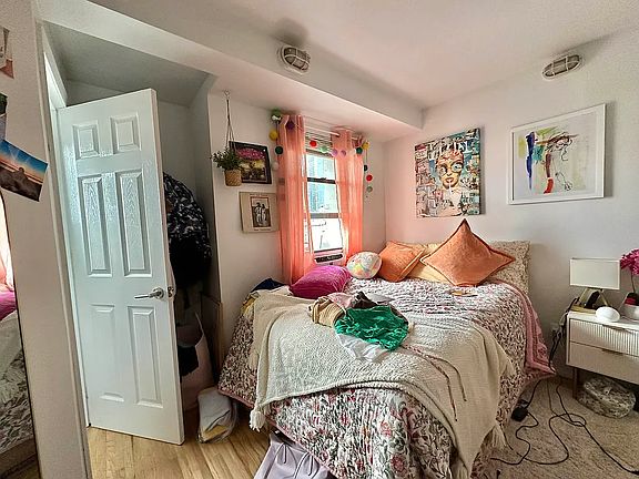 5th image of 368 W 46th St APT 5F