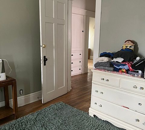 3rd image of 219 Anderson Pl APT 2