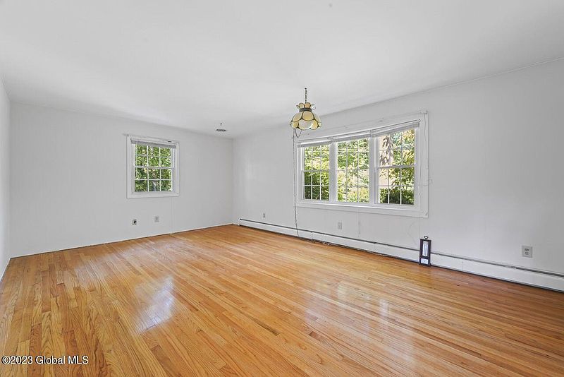 4th image of 3 Broadleaf Drive