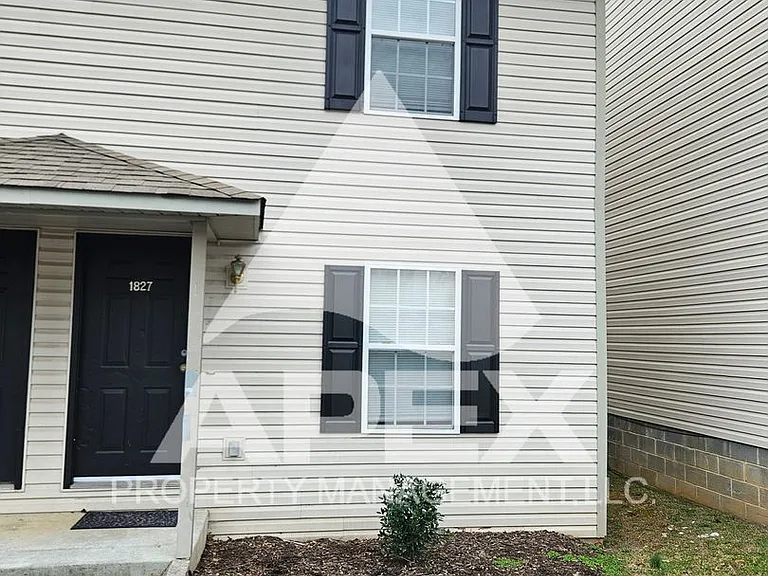 1827 Sweet View Way — Photo 1