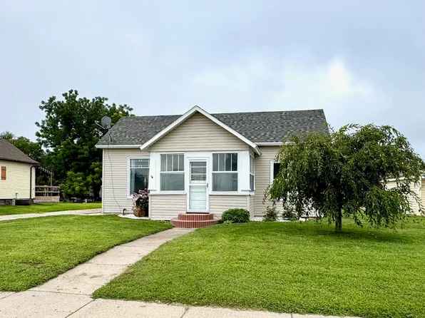 113 Scout St, Gibbon, NE 68840