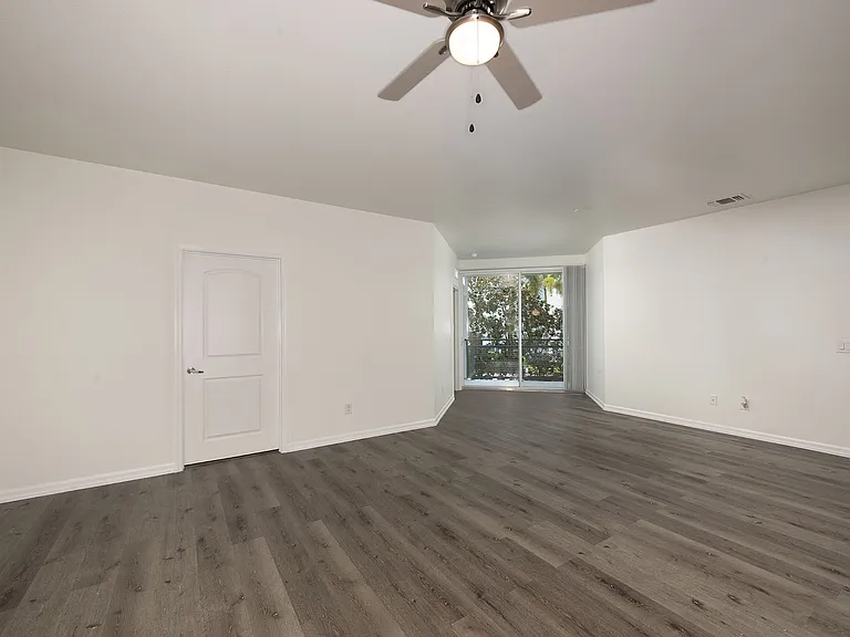 Mosaic Westshore Apartments — Photo 12