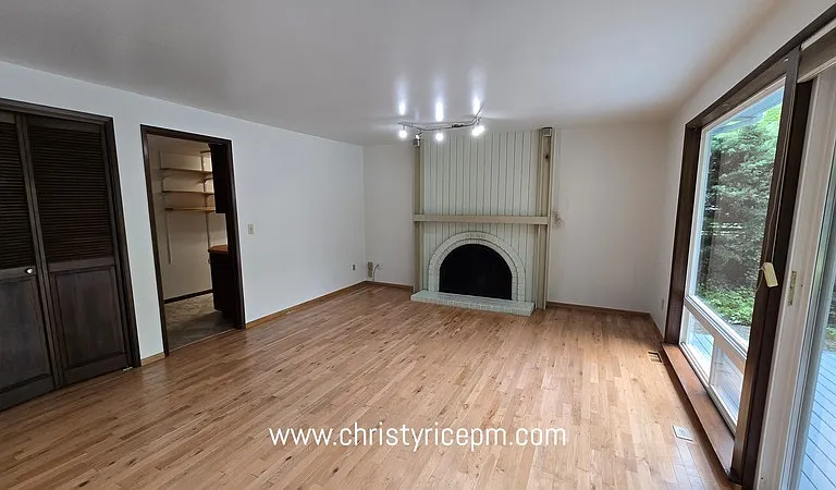 15406 SE 46th Way — Photo 9