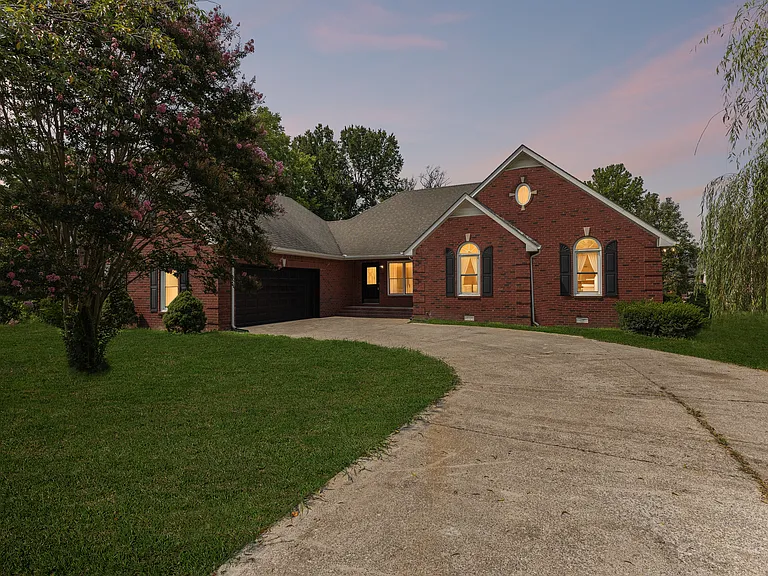 131 Savannah Ridge Dr — Photo 50