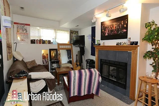 1033 N Mozart St #1 — Photo 5